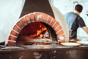 Les Meilleures Pizzas Artisanales à Marseille : Pourquoi Choisir La Bottega ?